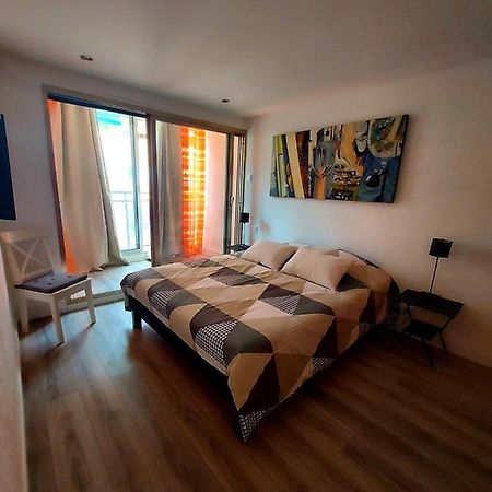 Appartement T3 Plein Centre Ville Le Lavandou Eksteriør billede