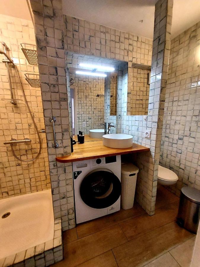 Appartement T3 Plein Centre Ville Le Lavandou Eksteriør billede