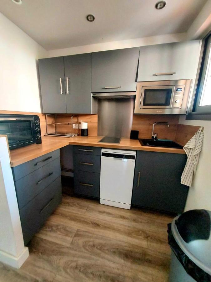 Appartement T3 Plein Centre Ville Le Lavandou Eksteriør billede